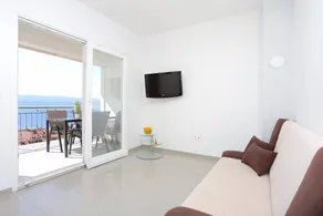 Pleasant flat with BBQ & terrace | Sea view | Close to the beach | Dogs allowed - Image 2