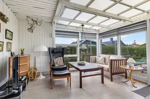 Holiday home with terrace, BBQ & garden - Image 5