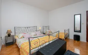 Apartment with terrace | Garden view | Next to the beach - Image 5