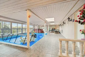 Holiday home with private pool, garden & BBQ - Image 2