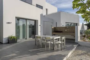 Maison de vacances entièrement équipée avec jardin, piscine et terrasse | Vue mer | À côté de la plage | Adaptée au travail à distance - Image 4