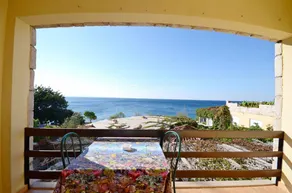 Holiday apartment with BBQ & terrace | Sea view - Image 2