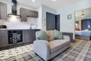 Stylish 1BR Home   Near Station   by Stay With Us - Image 5