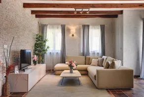 Villa with heated pool, terrace & barbeque - Image 5