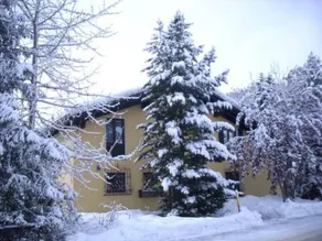 Holiday apartment with garden | Mountain view - Image 2