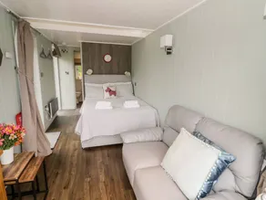 Espléndida casa rural apropiada para familias con jardín y jacuzzi - Image 3