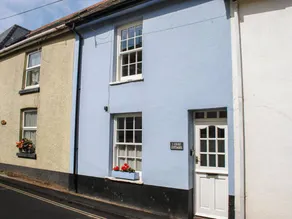 Family-oriented wonderful cottage with terrace & garden | Pet-friendly - Image 2