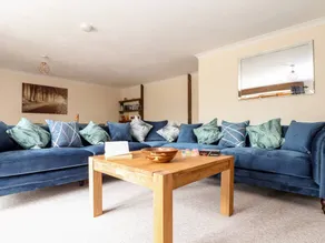 Cottage with garden - Image 3