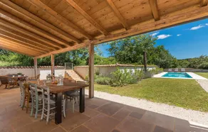 Villa with private pool, terrace & garden - Image 5
