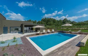 Family-friendly lovely villa with terrace, pool & barbecue - Image 2