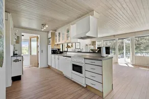Holiday home with BBQ, sauna & terrace - Image 5