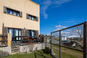Voll ausgestattetes Ferienhaus mit Grill und Terrasse - Image 2