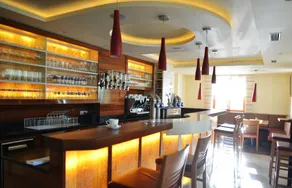 Flat with garden, barbeque & terrace | Lake view - Image 3