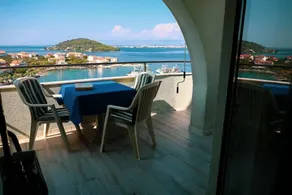 Flat with terrace & pool | Sea view - Image 4