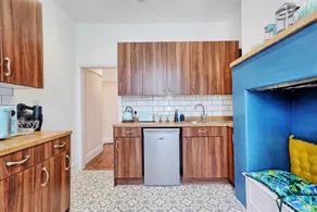2 Bed in heart of Leigh-On-Sea, with Piano & Parking - Image 3