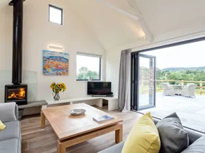 Child-friendly lovely cottage with garden, BBQ & terrace | River view - Image 2