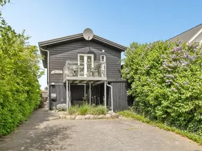Children-friendly pleasant house with terrace & garden | Sea view | Dogs allowed - Image 3