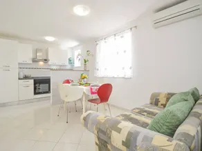 Holiday apartment with terrace & barbeque - Image 5