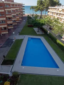 Apartement with air conditioning and outdoor pool - Image 5