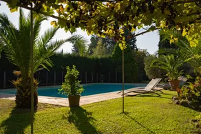 Fully equipped villa with jacuzzi, garden & BBQ | Garden view | Perfect for remote work - Image 5
