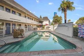 Lovely apartment with pool & terrace | Dogs allowed - Image 2