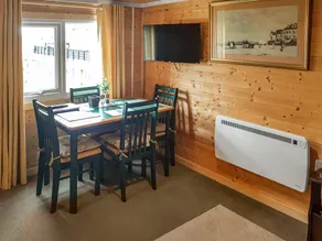 Cottage with jacuzzi, garden & barbeque - Image 4