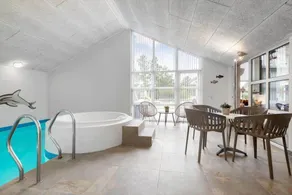 House with pool, jacuzzi & barbeque - Image 5