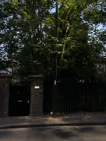 Child-friendly cottage with garden - Image 2