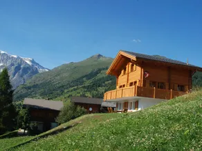 Chalet with barbecue, sauna & terrace - Image 2
