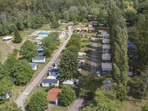 Chalet with terrace & pool | Pet-friendly - Image 2