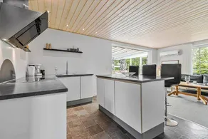 Holiday home with terrace, hot tub & barbeque - Image 3