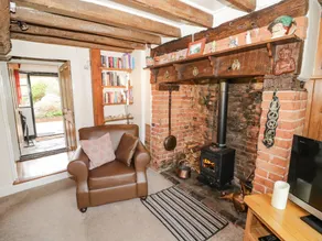 Family-oriented wonderful cottage with garden - Image 5