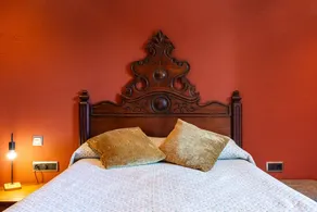 Chambre privée avec jardin, piscine et internet haut débit | Vue ville - Image 2