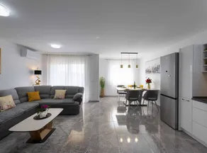 Wohnung mit Terrasse - Image 5