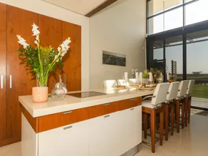 Luxurious Seaview Three Bedroom Apartment - Image 5