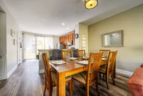 Grand appartement en copropriété convivial et familial avec barbecue, terrasse et piscine - Image 3