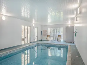 Family-oriented beautiful cottage with garden & private pool - Image 2