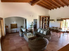 Villa with garden & terrace - Image 2