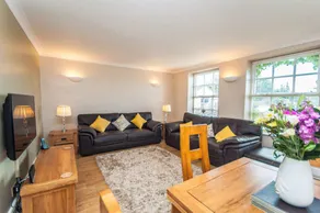 Apartment with barbecue & garden - Image 3