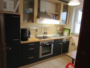Apartment with garden & terrace - Image 3