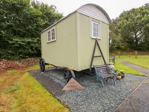 Cottage with garden - Image 3