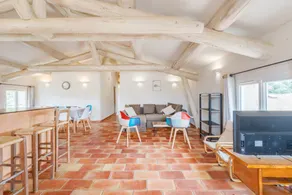 Holiday home with garden, pool & hot tub | Mountain view | Suitable for remote work - Image 4