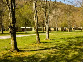 Chalet mit Terrasse und beheiztem Pool - Image 5
