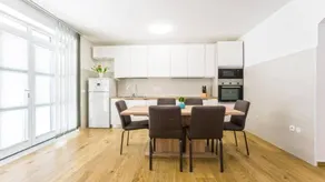 Apartment with terrace & private pool - Image 4