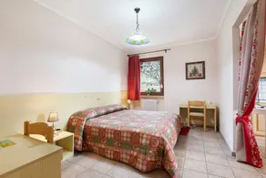 Apartment with garden & terrace | Garden view | Pets allowed - Image 3