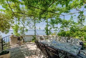 Flat with terrace | Water view - Image 2