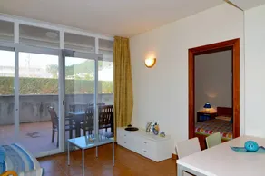 Appartement avec terrasse, piscine et jardin - Image 5