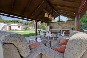 Voll ausgestattetes wunderschönes Ferienhaus mit Terrasse, privatem Pool und Garten | Bergblick | Haustierfreundlich - Image 3