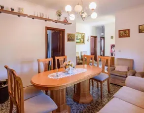 Familienfreundliches weiträumiges Ferienhaus mit Terrasse, Grill und privatem Pool | Flussblick - Image 4