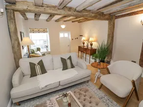 Cottage with garden & terrace - Image 4